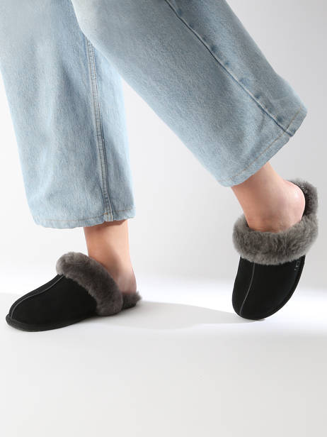 Scuffette Ii Slippers In Leather Ugg Black accessoires 1106872 other view 1